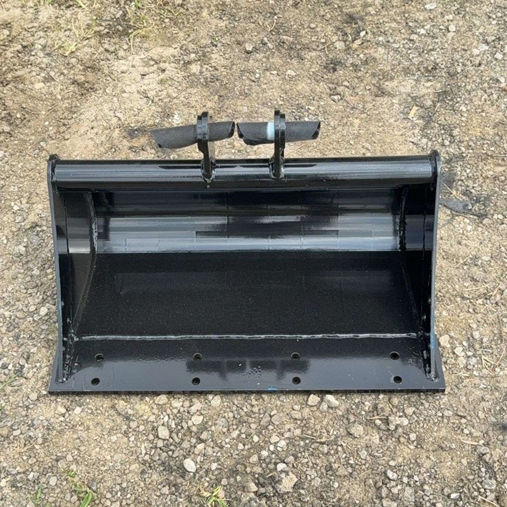 22” W Mini Excavator Mud Bucket - Model ZL-11