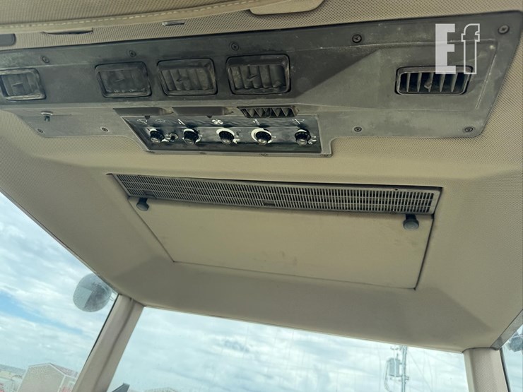 1990-john-deere-4455-image-24