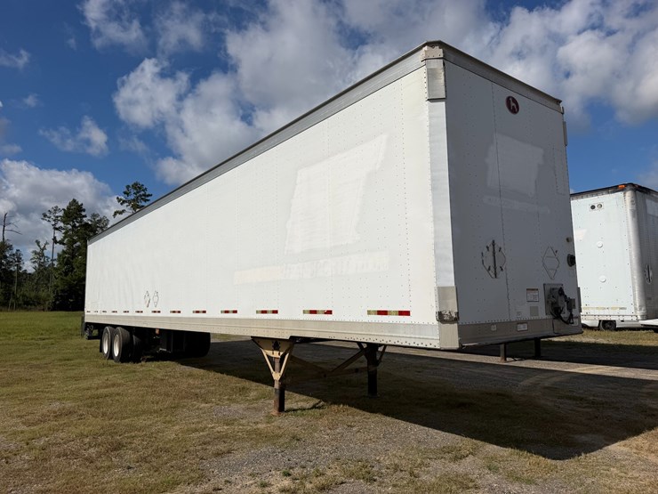 2016-great-dane-trailer-image-2