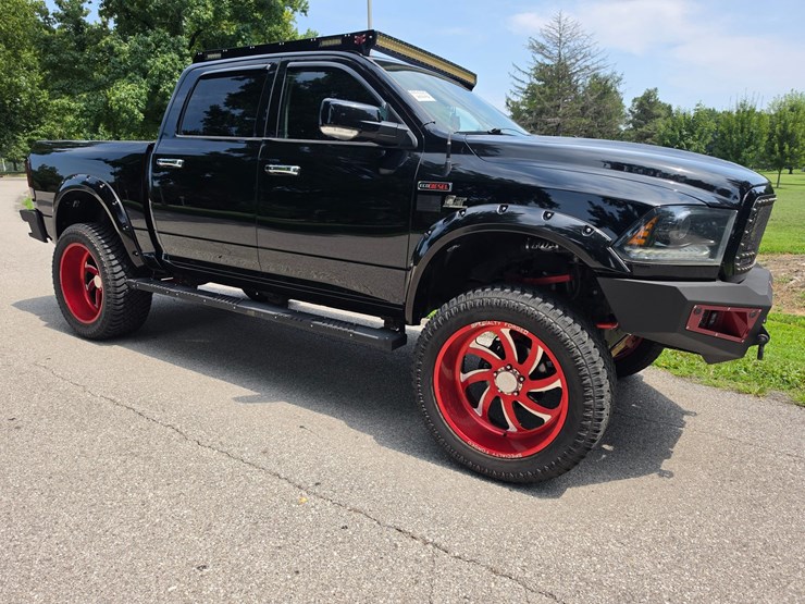 2014-dodge-1500-image-8