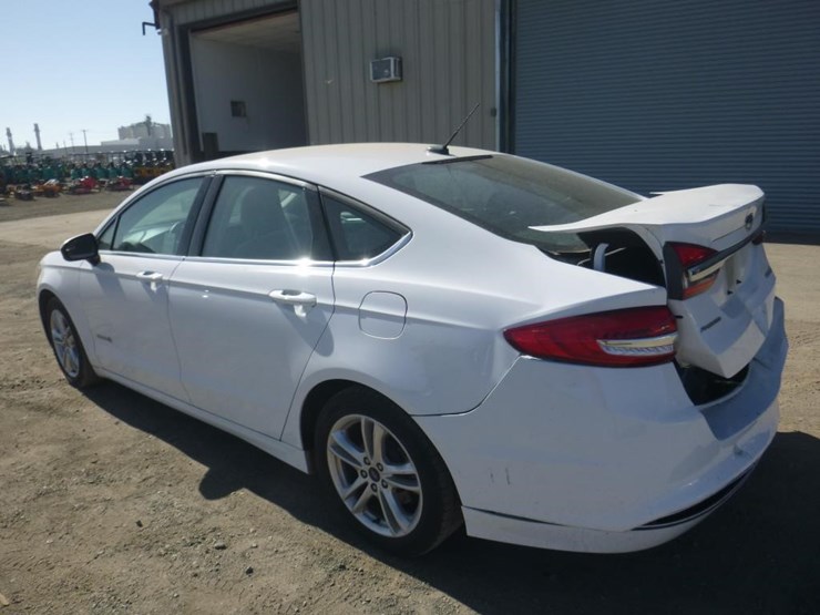 2018-ford-fusion-sedan-image-4