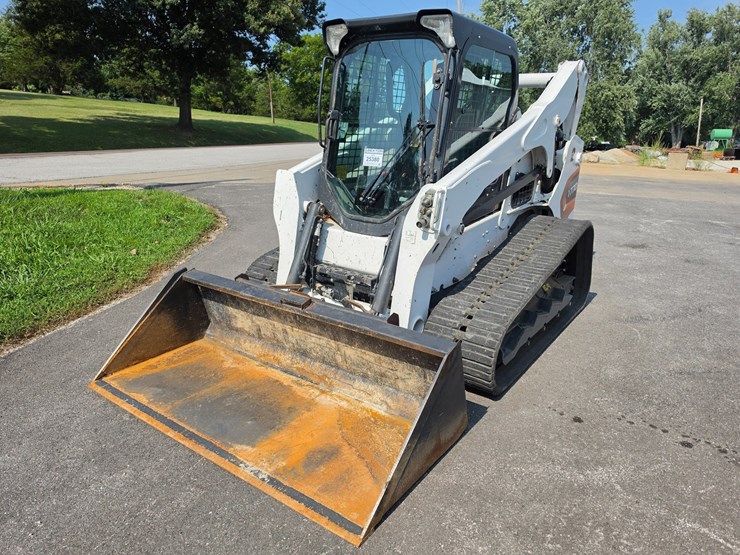 2023-bobcat-t770-image-1