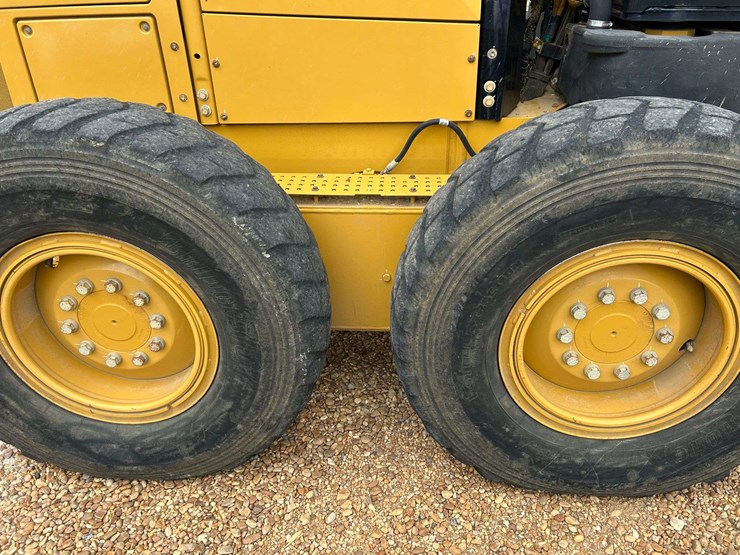 2020-caterpillar-140-image-22