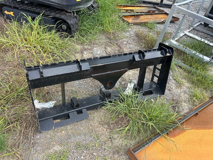 #29-•-pallet-fork-/-hay-spear-frame-for-skid-steer-image-2