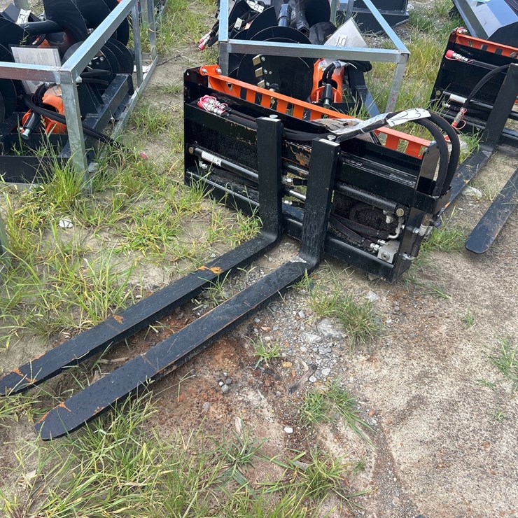 #52 • 48” HYDRAULIC SKID STEER PALLET FORKS