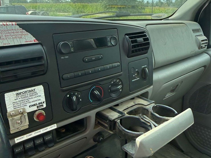 2007-ford-f550-image-13