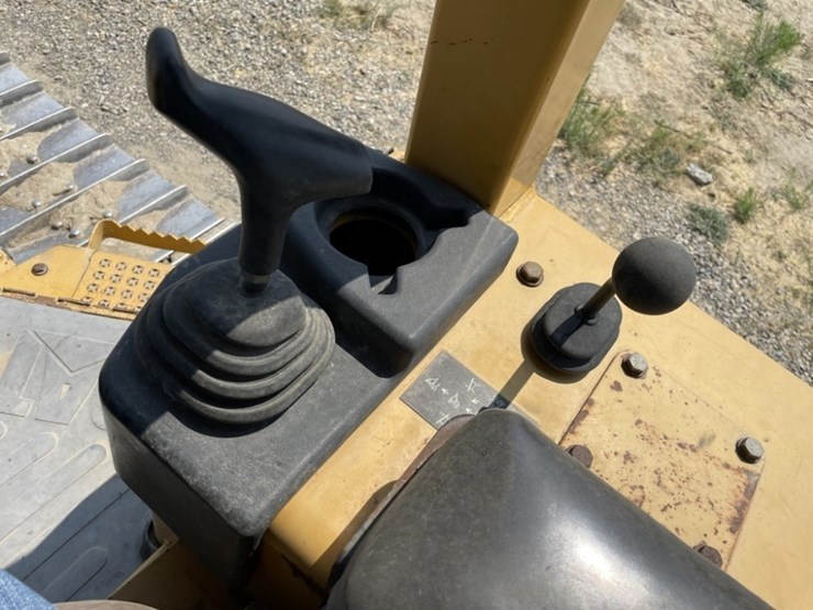 2002-caterpillar-d4g-image-25