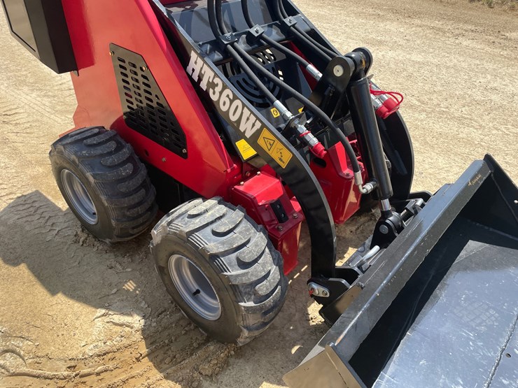 #416-•-new-ht360-mini-wheel-skid-steer-image-17