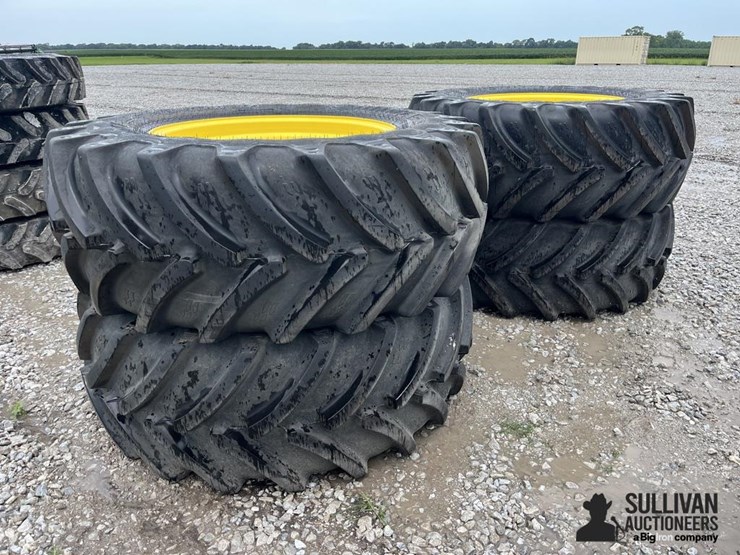 john-deere-12-image-1