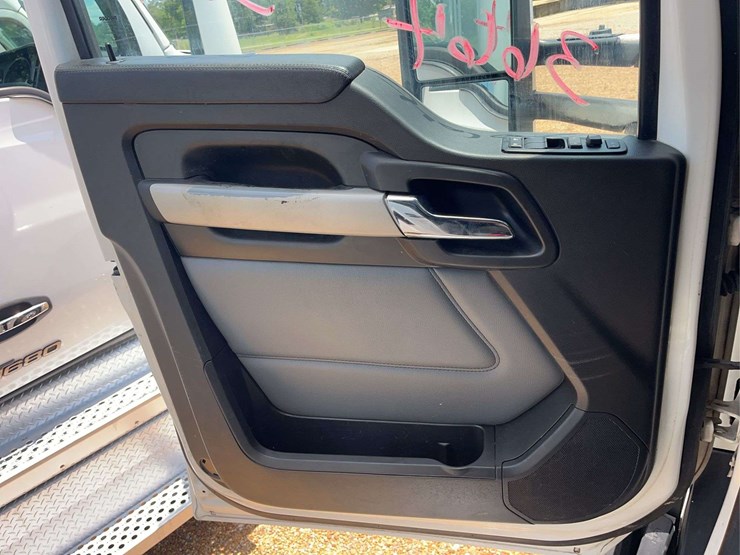 2022-kenworth-t680-image-14