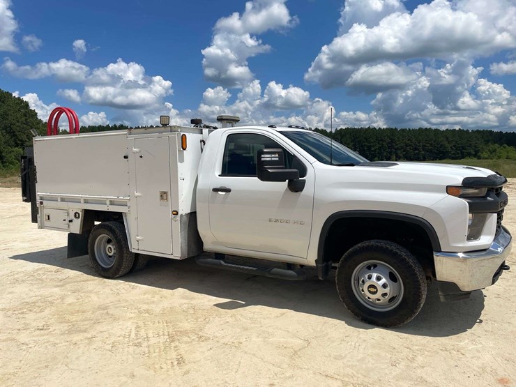 2021-chevrolet-silverado-3500-image-4