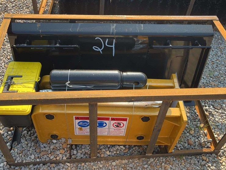 agt-skid-steer-breaker-image-4