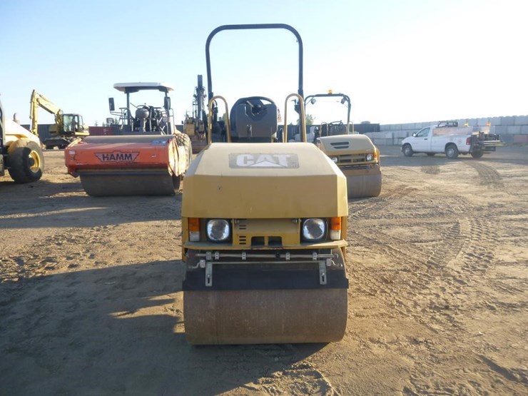 2013-caterpillar-cb22-image-17