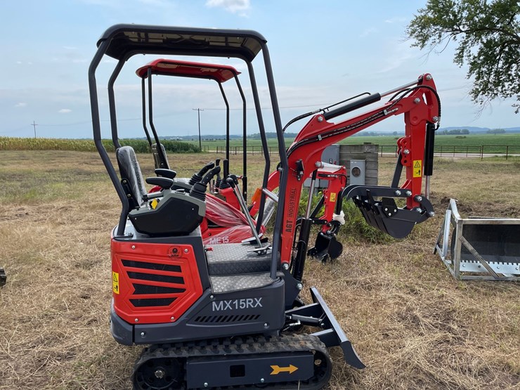 #9736-•-agt-mini-excavator-mx15rx-image-3
