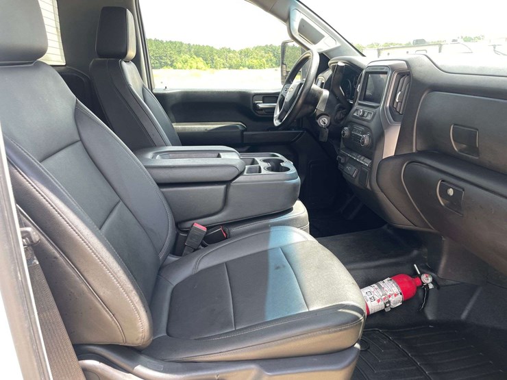 2021-chevrolet-silverado-3500-image-18