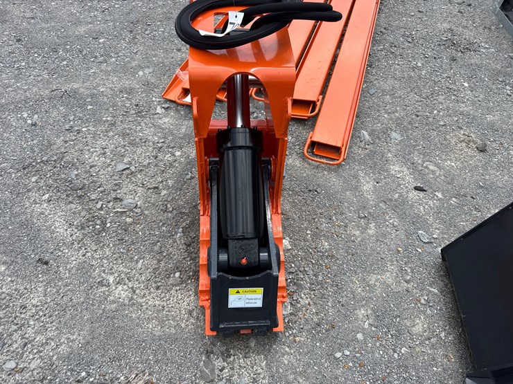 #78-•-excavator-hydraulic-clamp-image-3