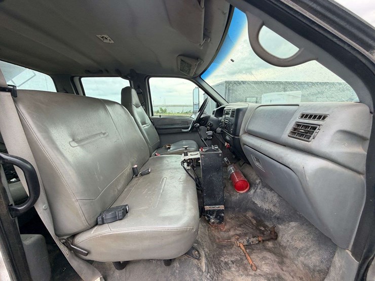 2006-ford-f750-image-35