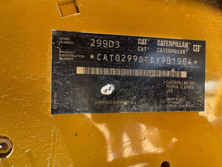 2020-caterpillar-299d3-image-36