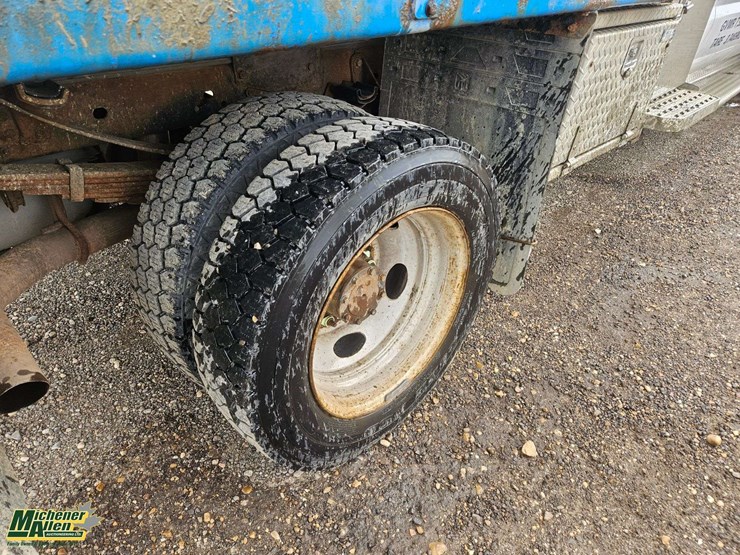 2015-ford-f550-image-11