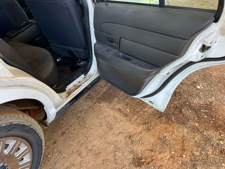 2003-ford-crown-vic-(188,503-miles)-image-21