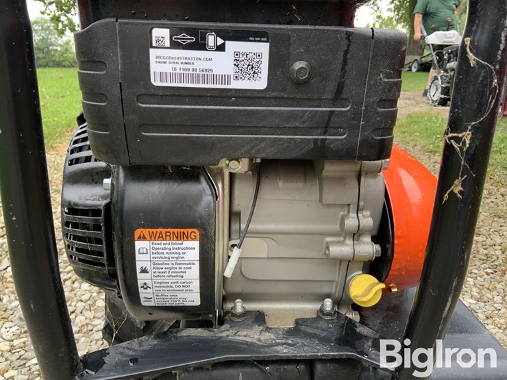 2016-husqvarna-drt900-160cc-17"-rear-tine-tiller-image-17