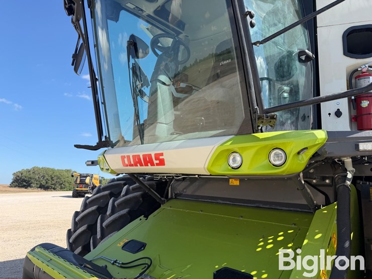 2022-claas-lexion-8600-image-15