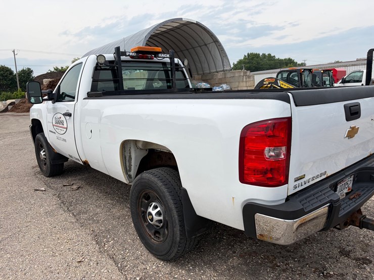 2012-chevrolet-3500-image-7