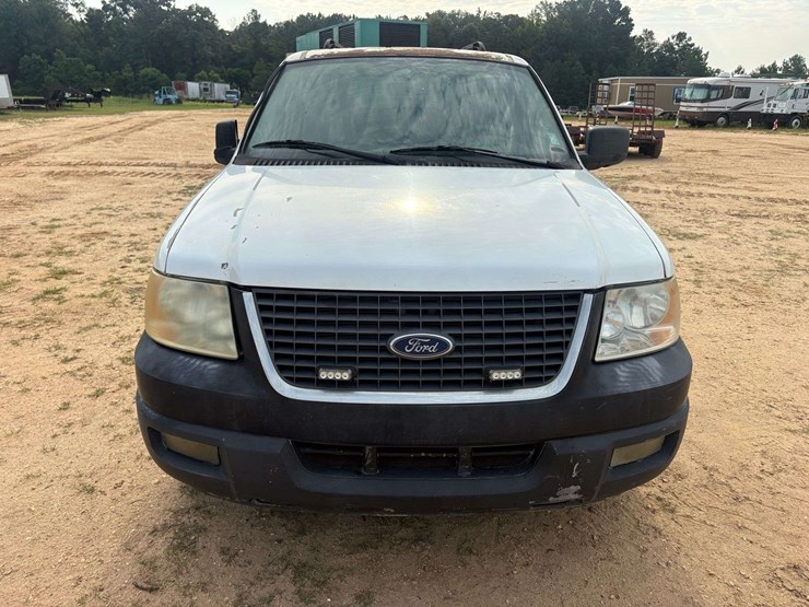 2005-ford-expedition-image-5