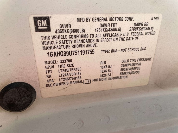 2005-chevrolet-express-3500-image-27