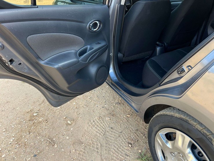 2019-nissan-versa-(99,073-miles)-image-31