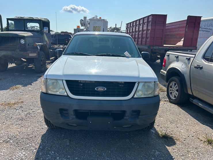 2005-ford-explorer-image-5