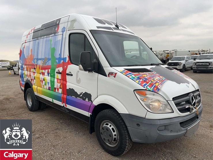 2012-mercedes-benz-sprinter-3500-image-2