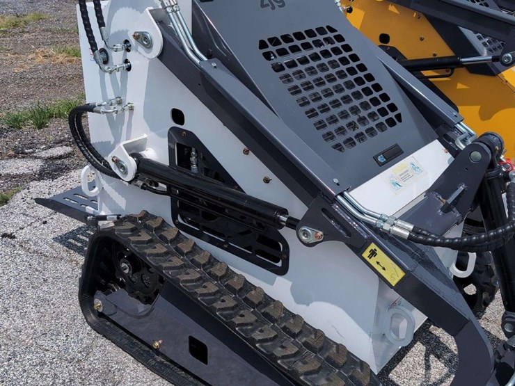 zjg-mini-skid-steer-loader-zj-380-(white)---15hp-image-2