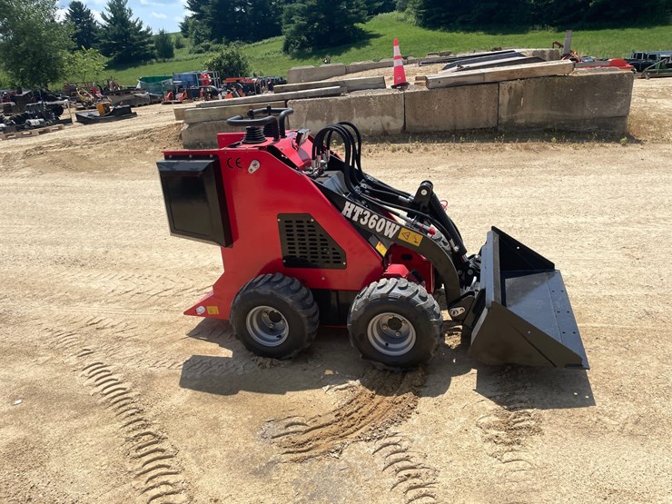 #416-•-new-ht360-mini-wheel-skid-steer-image-4