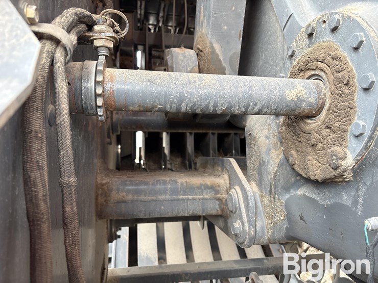 2011-massey-ferguson-2190-image-16