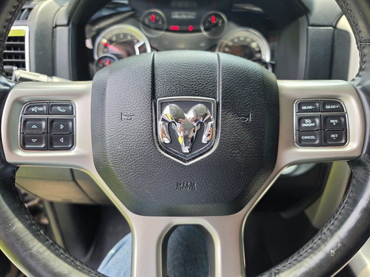 2014-dodge-1500-image-39