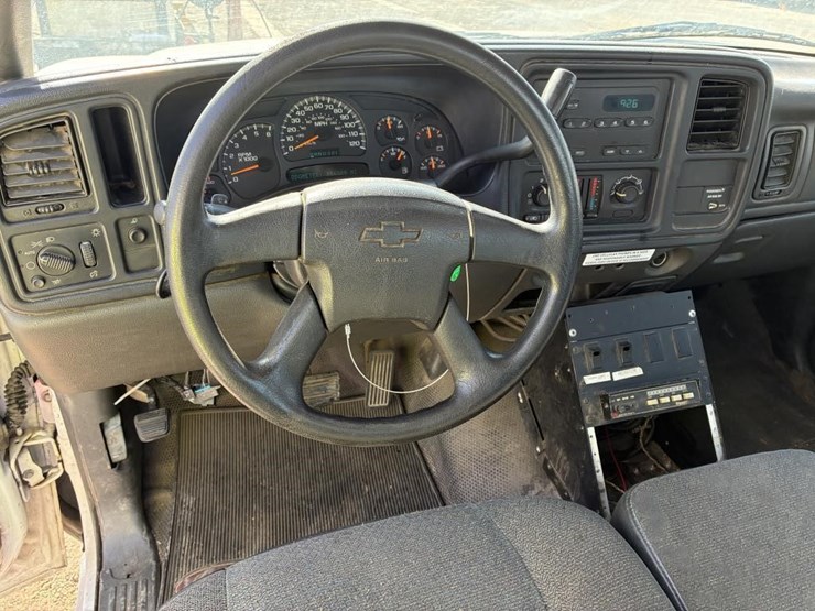 2003-chevrolet-silverado-2500-image-14