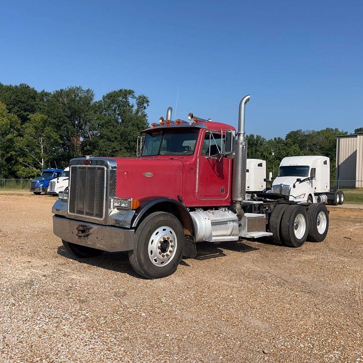 2000 PETERBILT 379