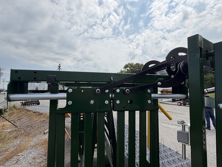 new/unused-arrowquip-easylock-33-series-chute-image-6
