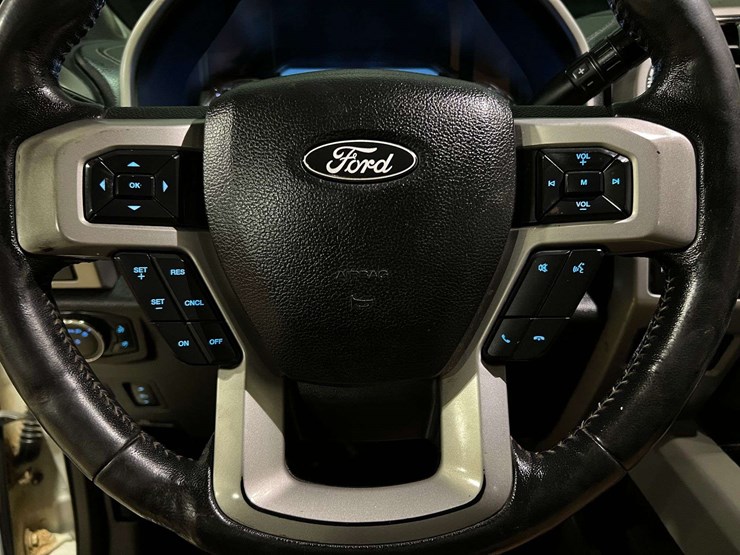 2017-ford-f250-lariat-image-38