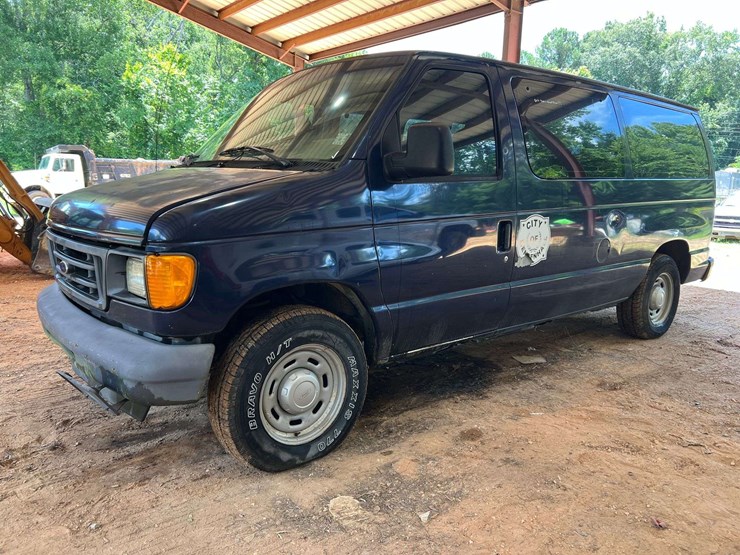 2006-ford-e150-image-1