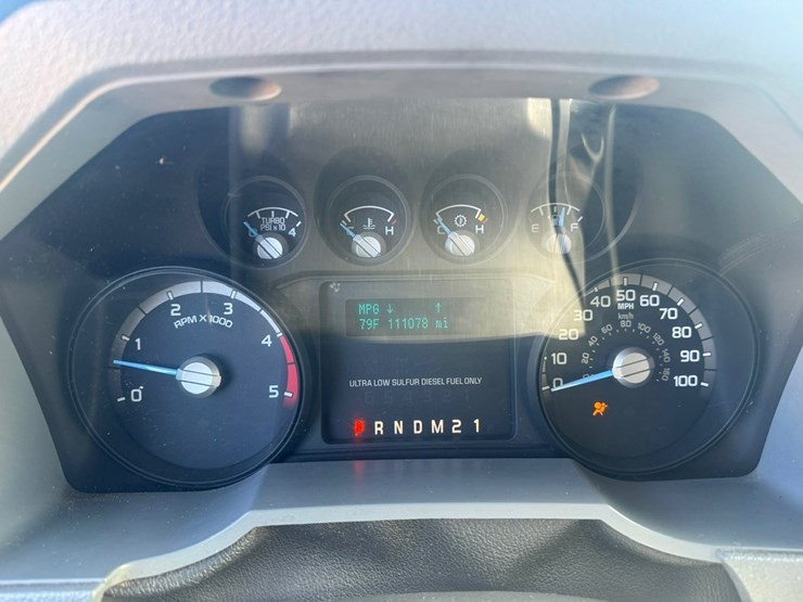 2011-ford-f550-image-11
