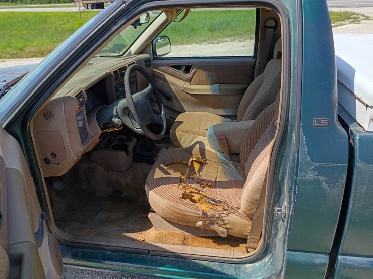 1996-chevrolet-s10-image-24