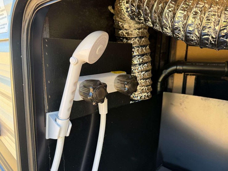 2022-grey-wolf-bumper-pull-camper-image-9