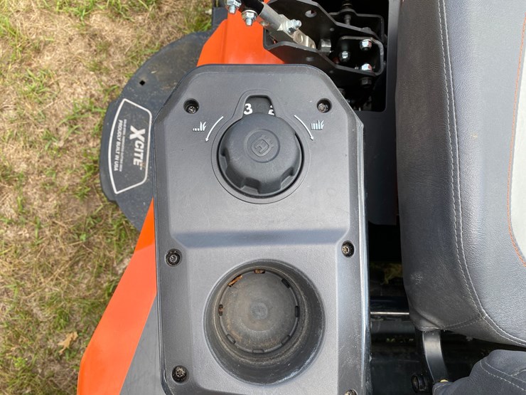 #7957-•-husqvarna-xcite-z345-zero-turn-lawn-mower-image-10