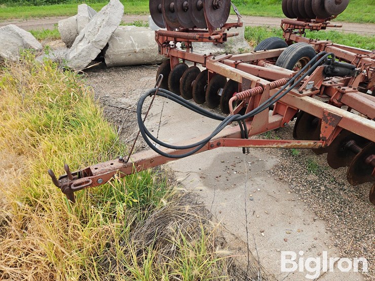 massey-ferguson-620-image-9