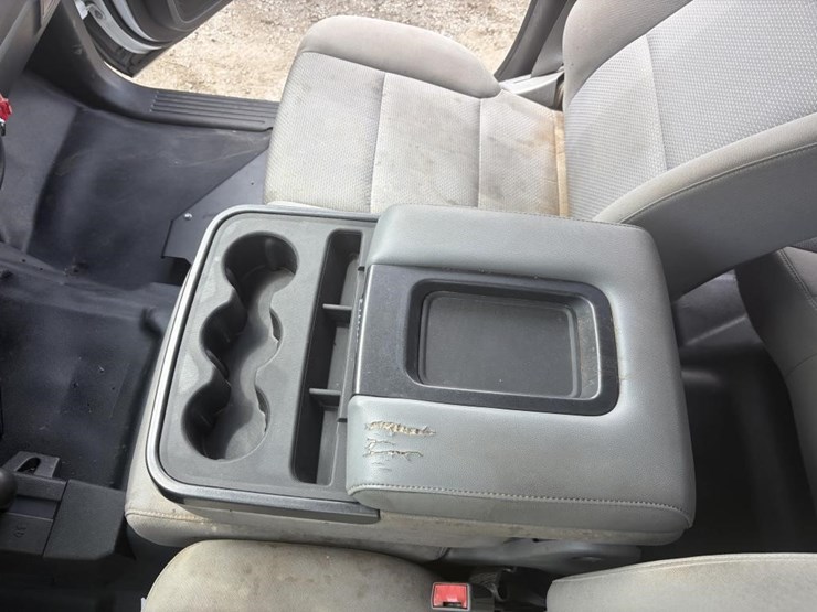 2015-chevrolet-silverado-2500-image-17