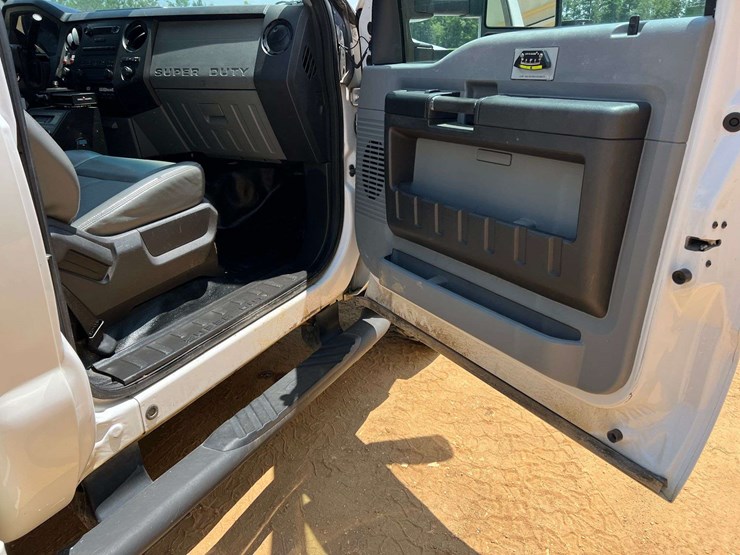 2015-ford-f550-image-42