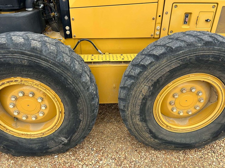 2020-caterpillar-140-image-23