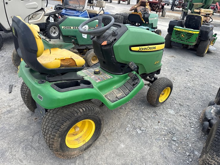 john-deere-x320-image-4